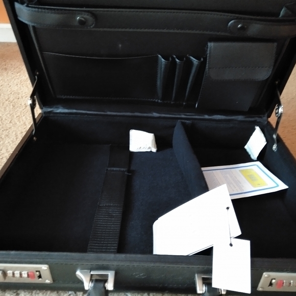 Classic briefcase - Picture 4 of 8